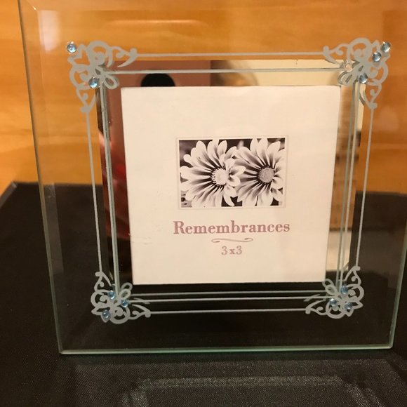 Picture Frames - Picture 2 of 6